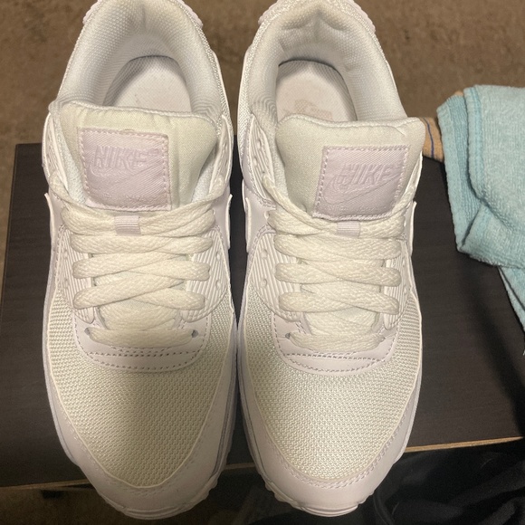 Air Max - Picture 1 of 3
